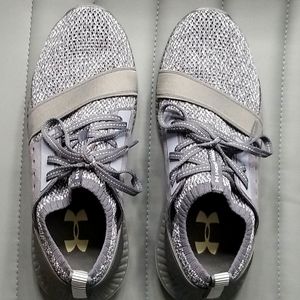 UNDER ARMOUR SHOE NEW/O TAG